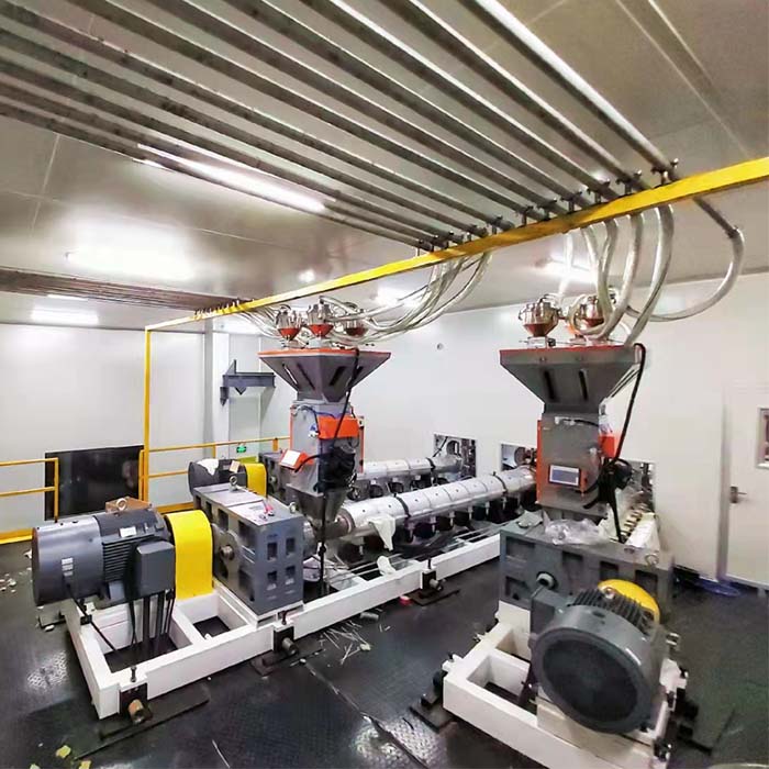 Gravimetric Blender in blown film extrusion line