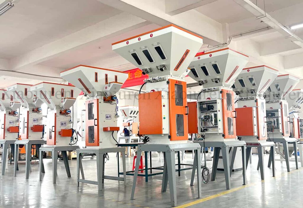 Gravimetric blender :  batching in the blow molding industry