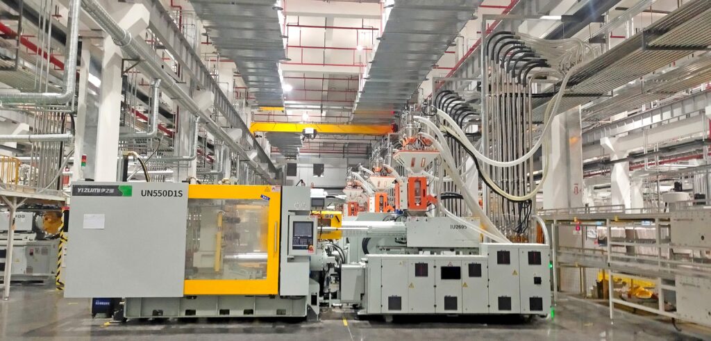 Gravimetric Blender with ±0.5% dosing accuracy for plastic processing